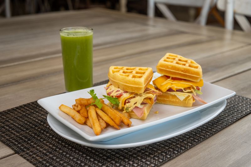 BLT primo sandwich with thick-cut bacon